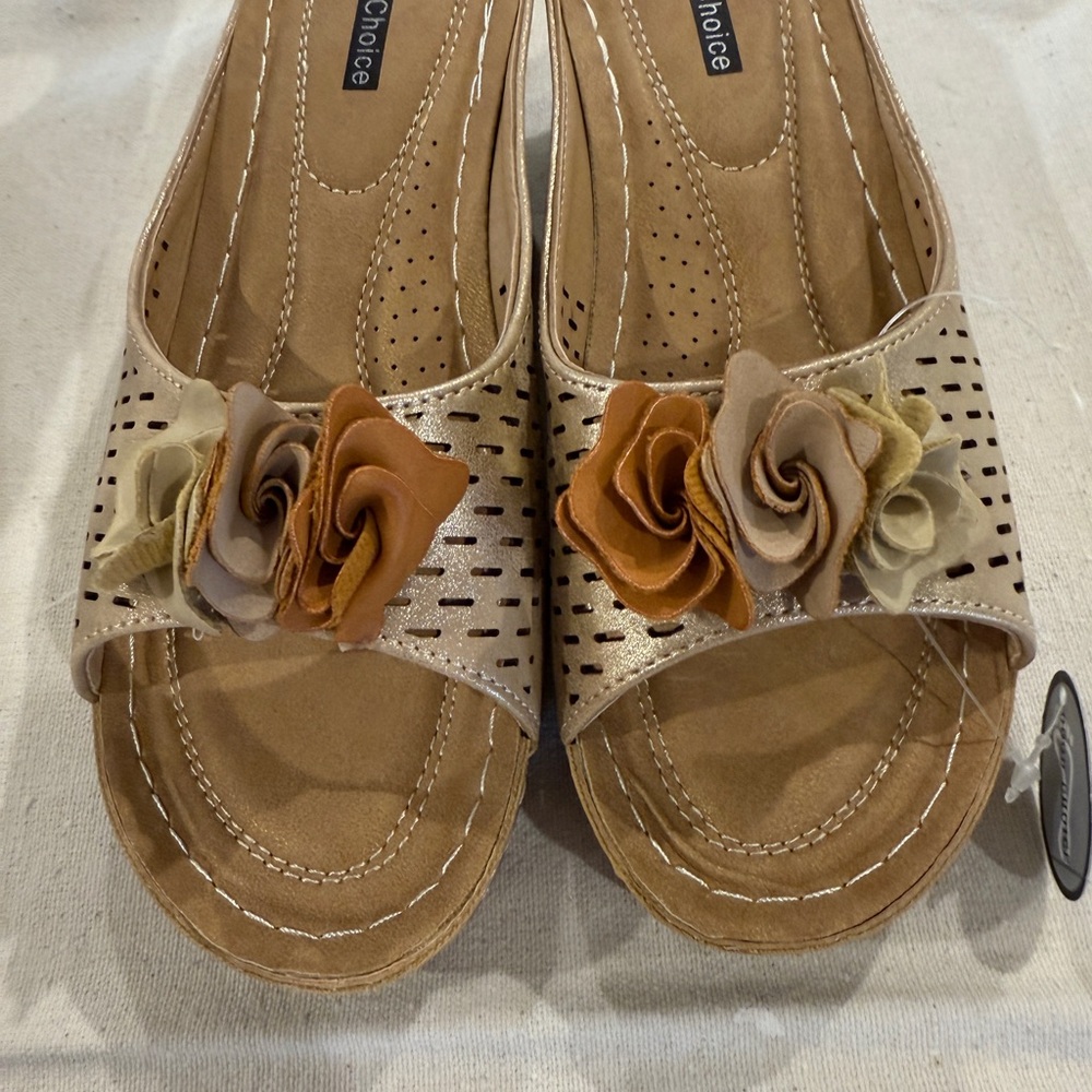 Women's Floral Embellished Sandals 2.5 inch Wedge